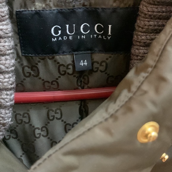 Gorgeous Gucci puffy coat with knit cuffs and collar - Picture 2 of 9